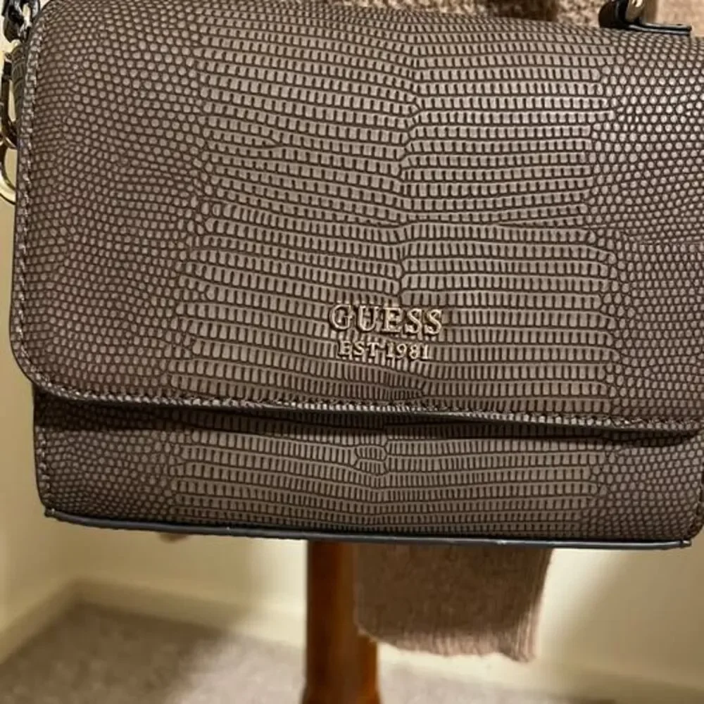 New Guess Brown Textured Crossbody Bag Handbag